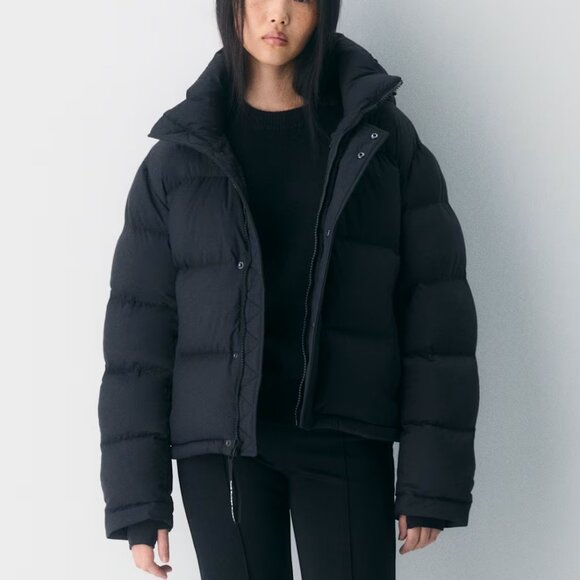 Like new! Aritzia The Super Puff Shorty cliMATTE Goose Down Jacket in Black Sz M - Picture 1 of 12